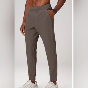 FABLETICS Mens Gray Taupe Slate Jogger Pants The Don